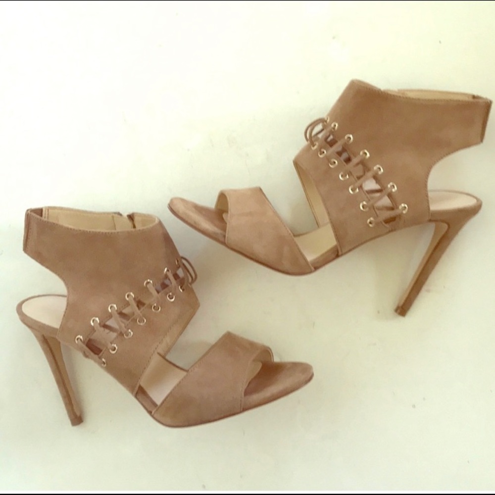 5 for $40🔥 Nine West Tan Sandals